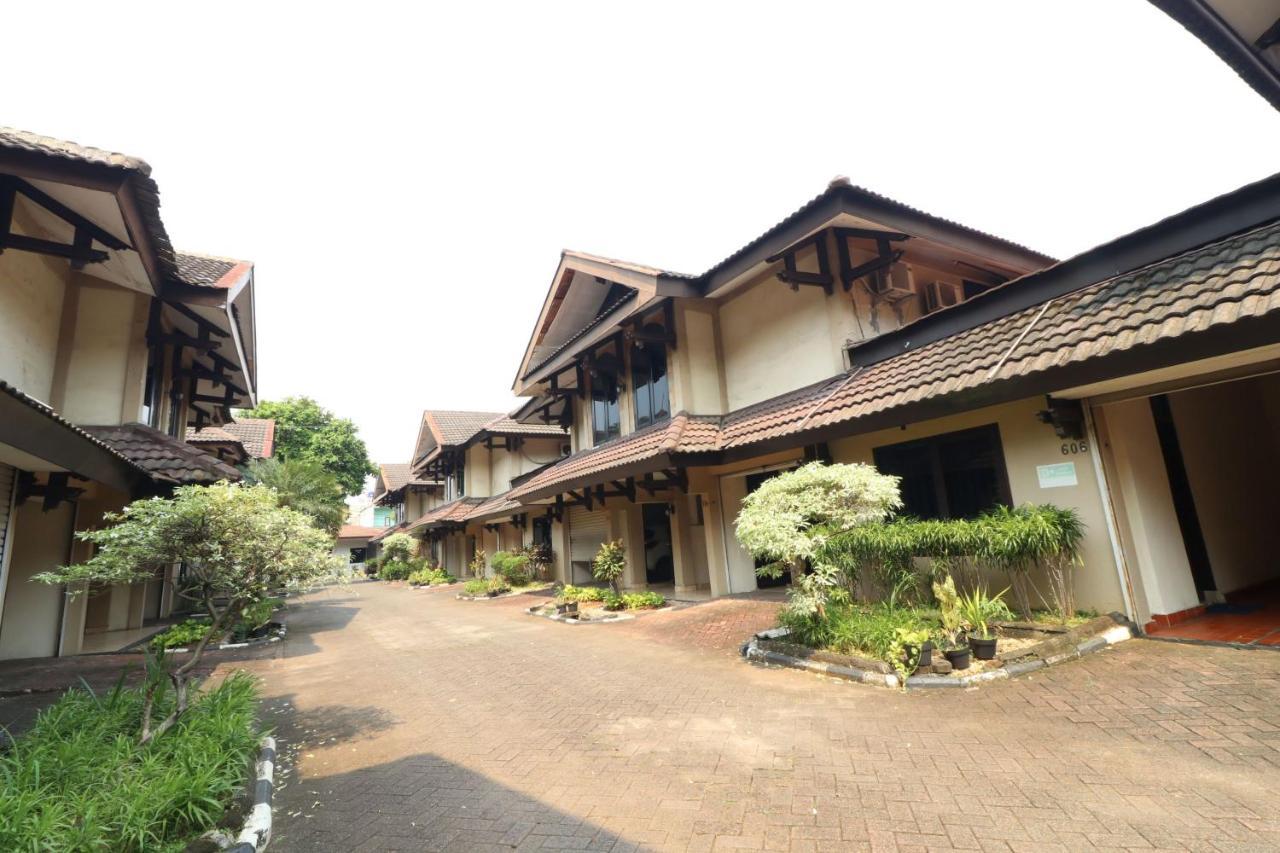 C'One Hotel Pulomas ジャカルタ エクステリア 写真