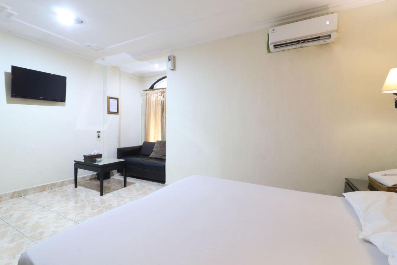 C'One Hotel Pulomas ジャカルタ エクステリア 写真